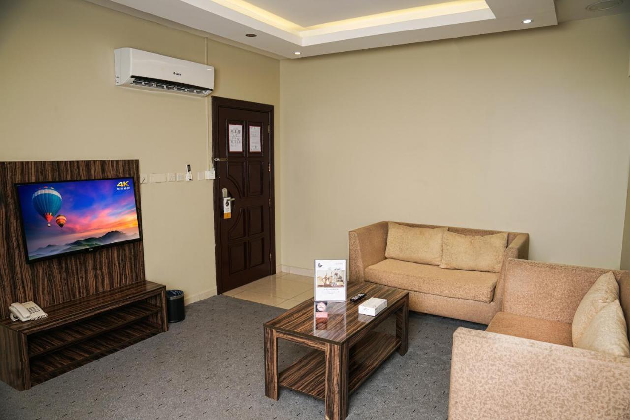 La Rive & Aparthotel 3*
