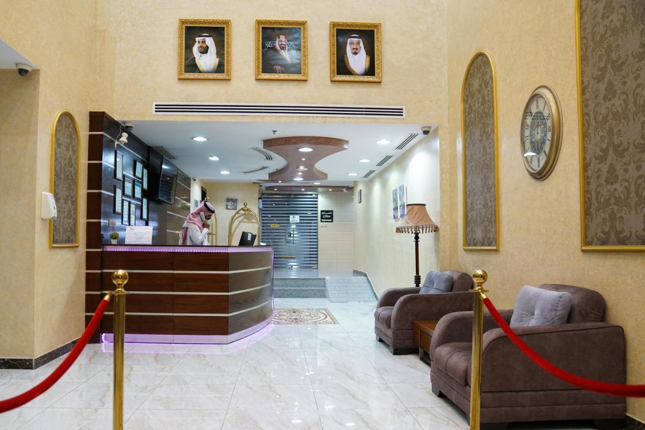 La Rive & Aparthotel 3*