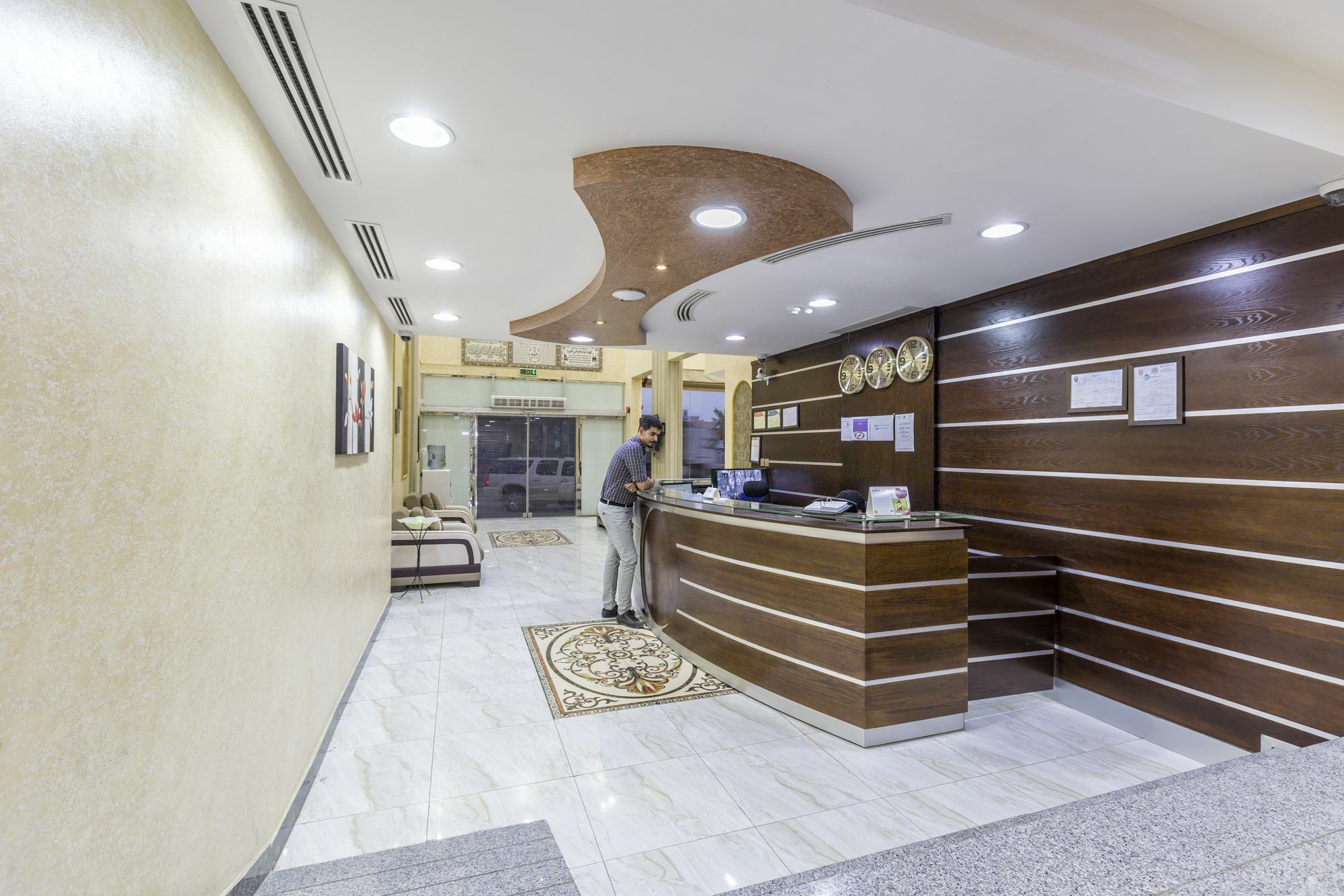 La Rive & Aparthotel 3*